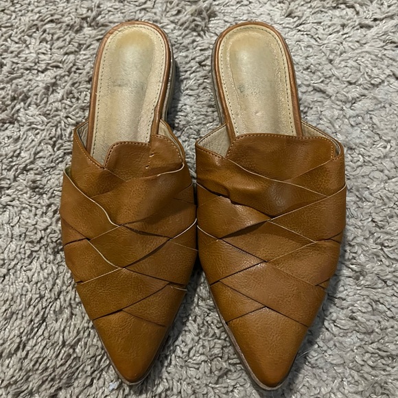 SOLD BEAST FASHION woven mules in cognac - Picture 8 of 8